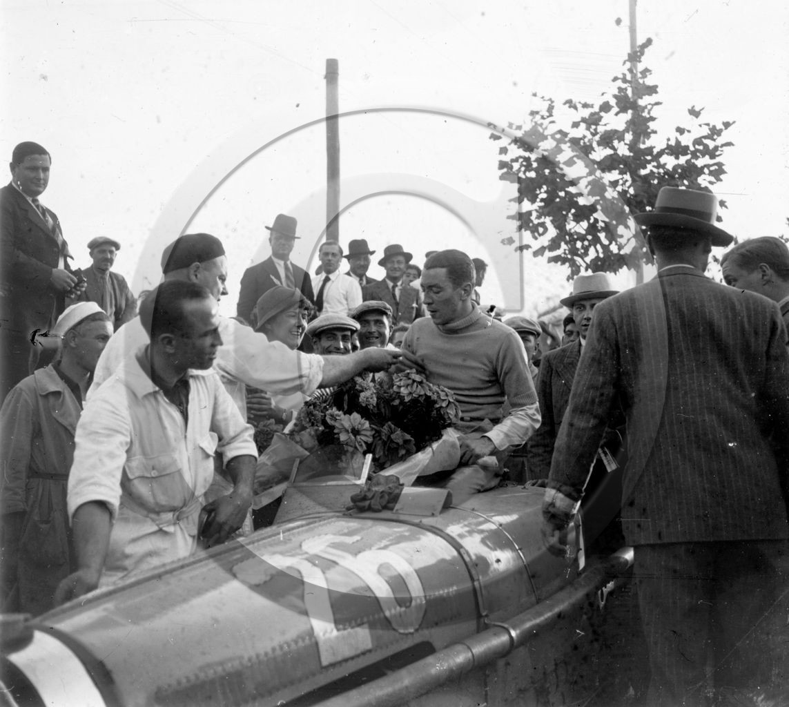 AUC 75 Alger 1934 Wimile vinqueur sur la Bugatti n°26 .jpg