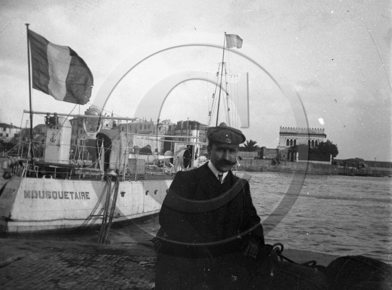 BA 1440 navire de guerre Mousquetaire .jpg