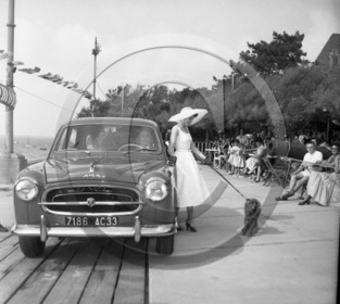 AUCE 544 Peugeot 403 berline .jpg