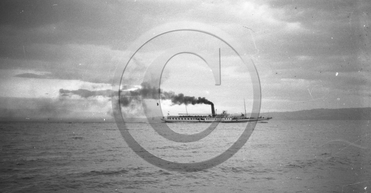 BA 1206  peu etre lac leman.jpg