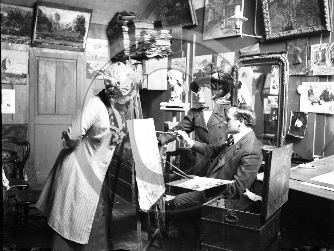 ME 51 artiste peintre devant son chevalet .jpg