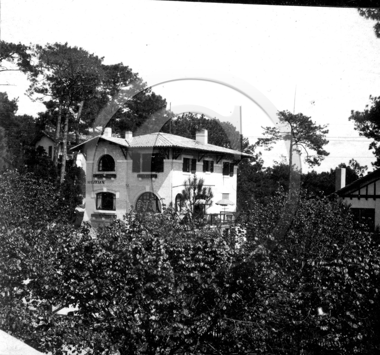 arc 4141 villa Iguzkian allée des tilleuls.jpg