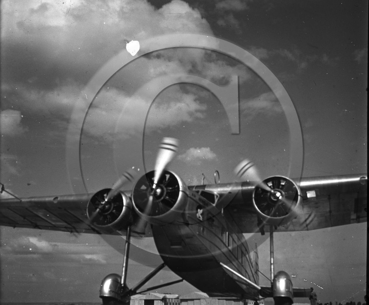 avi 158 bloch HB 120 depart courrier congo belge annee 1937 .jpg