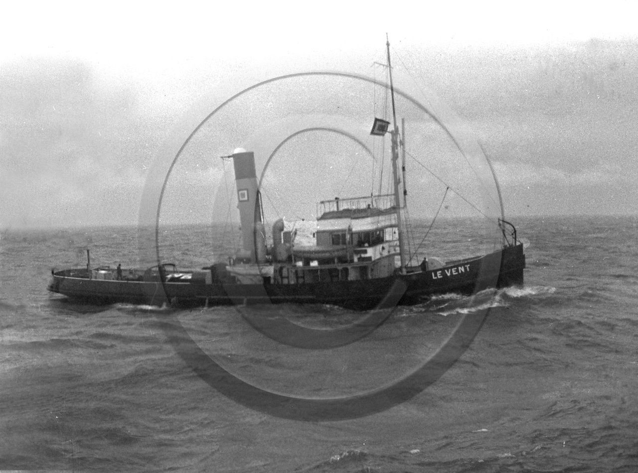 BA 611 bateau le Vent  une cheminee .jpg