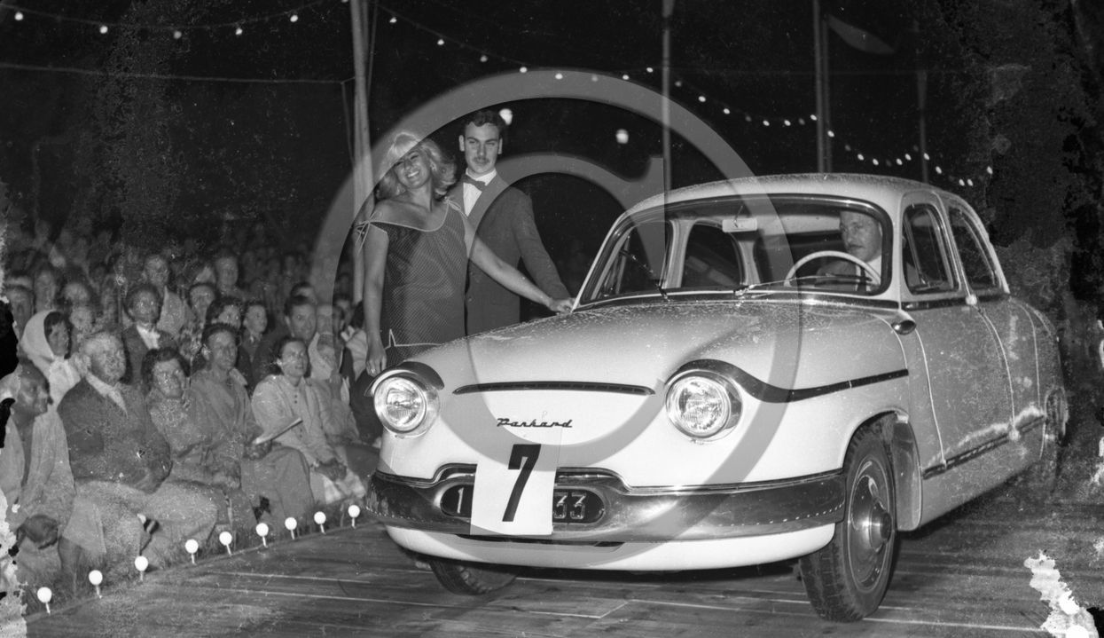 concours elegance apres guerre