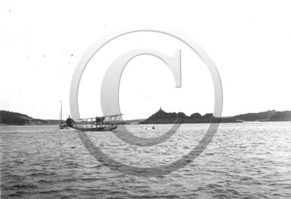 AVI 265  hydravion C39 i a l'embouchure de la Rance à St Servan.jpg