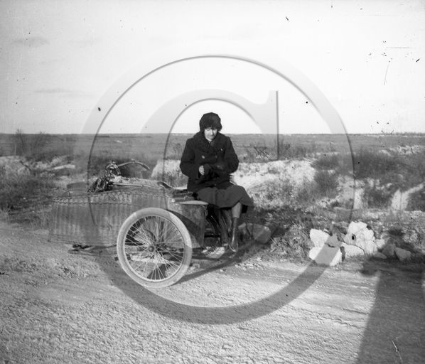 mov 1  side moto .jpg