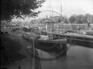 BA 1685 voies naviguablesl peniche Brillant bureau de declaration .jpg