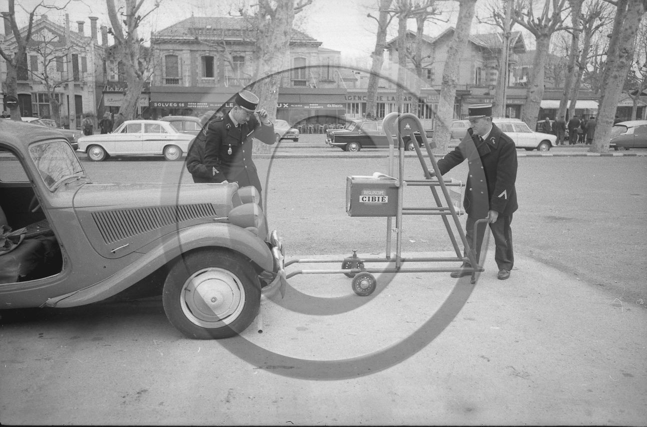 3 pochette  controle phares traction.jpg