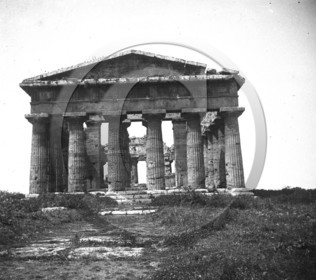 Poestum temple d Hera  ou de Neptune   Italie .jpg