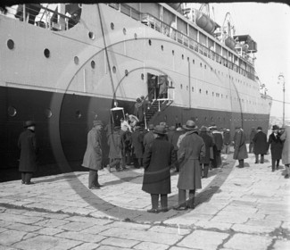 BA 877 paquebot Theophile Gautier a quai .jpg