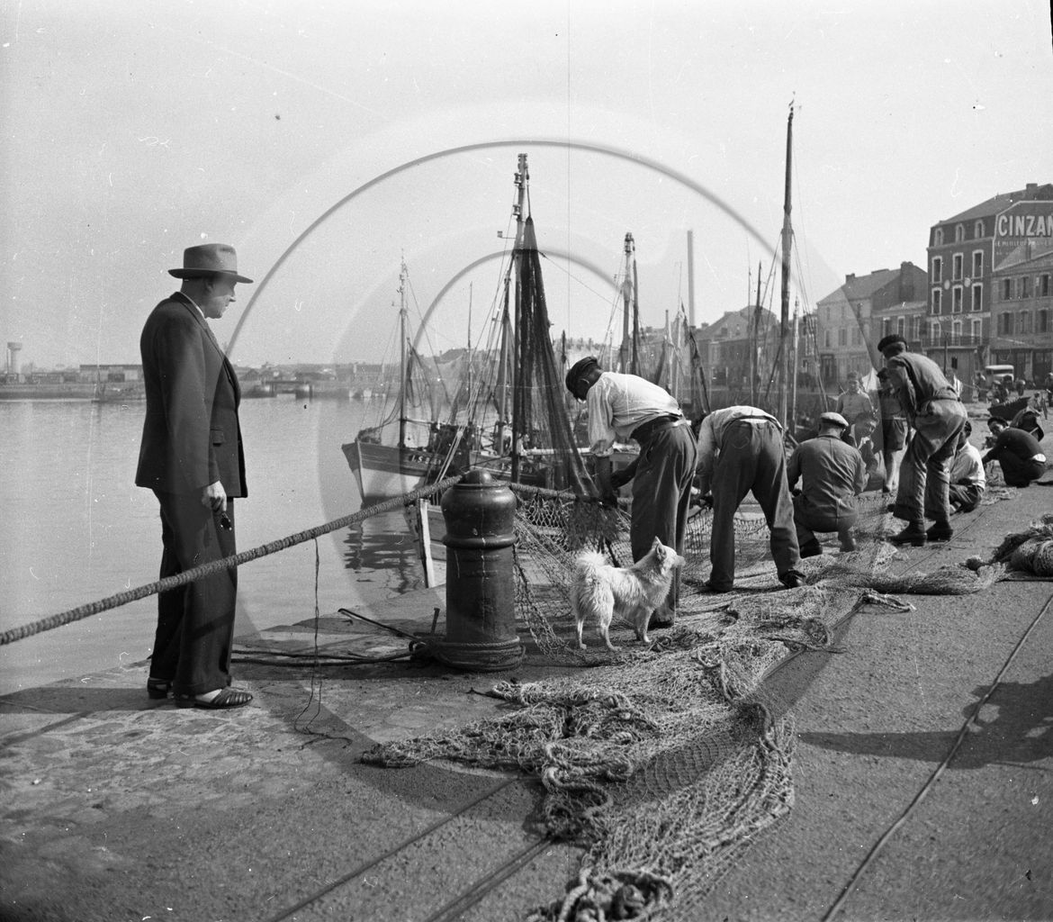 BA 648 port des Sables d Olonne dpt 85.jpg