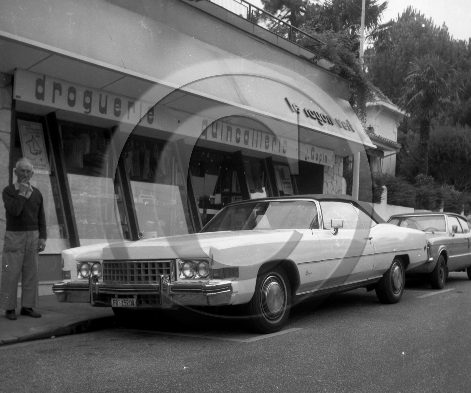 AU 390 Cadillac eldorado cabriolet 1972 .jpg
