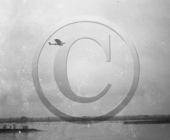 AVI 235 hydravion .jpg