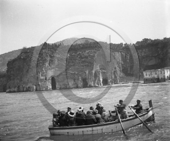 BA 174 bateau transport des passagers pour l hotel - Sorrente Italie .jpg