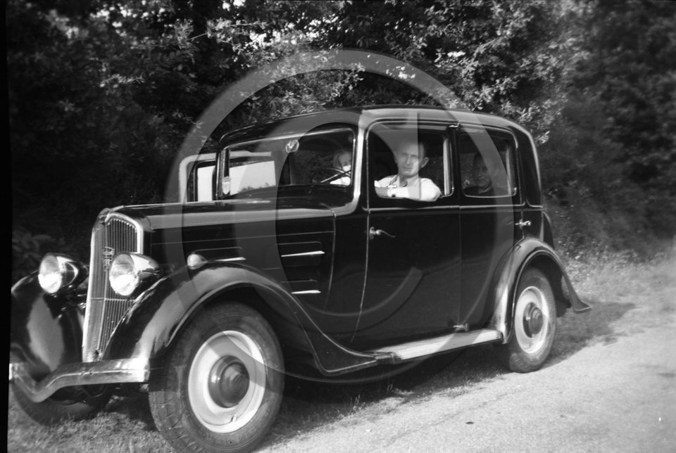 AU 1491 Peugeot 301 .jpg