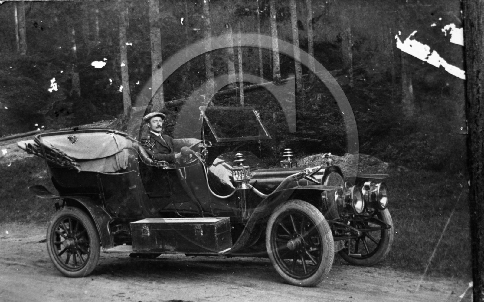 AU 1616 Chenard Walker .jpg