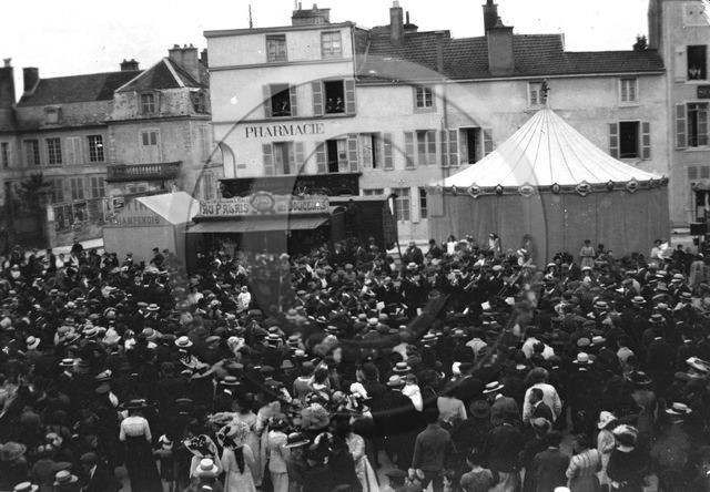 FO-CIRQUE  512 place village manege  tir champenois .jpg