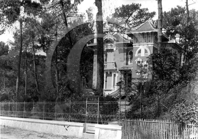 ARC 4503 villa la franche comté .jpg