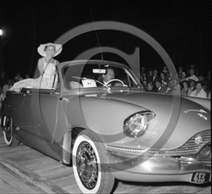 CE 299 panhard pl 17 cabriolet Vivez Bordeaux  .jpg