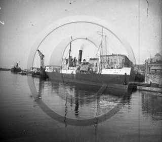 BA 26 cargo a quai Caid .jpg