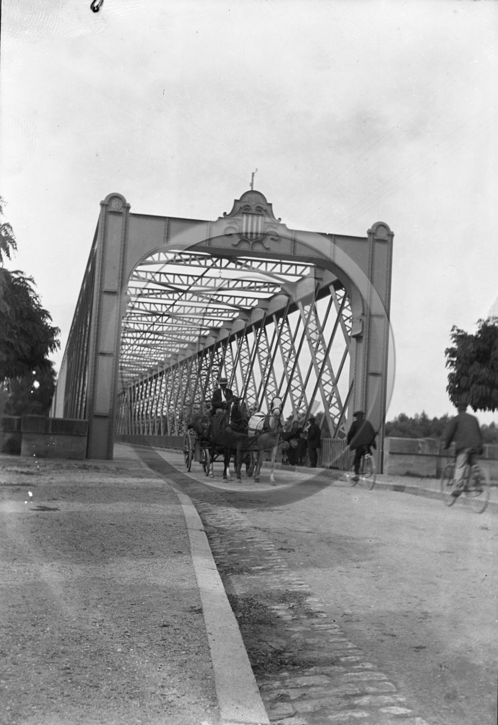 vi  1953 entrée du pont de Langon dpt 33  .jpg