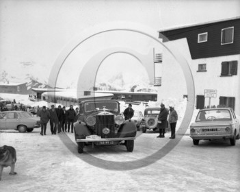 AU 790 Rolls Royce .jpg