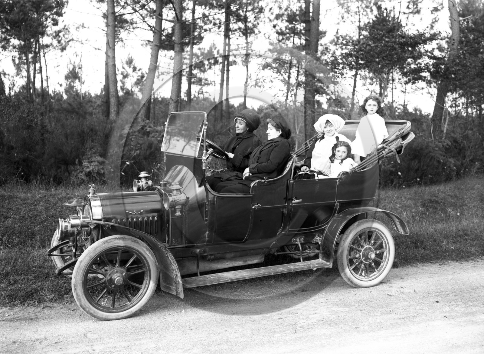 AU 2033 bis Chenard Walker .jpg