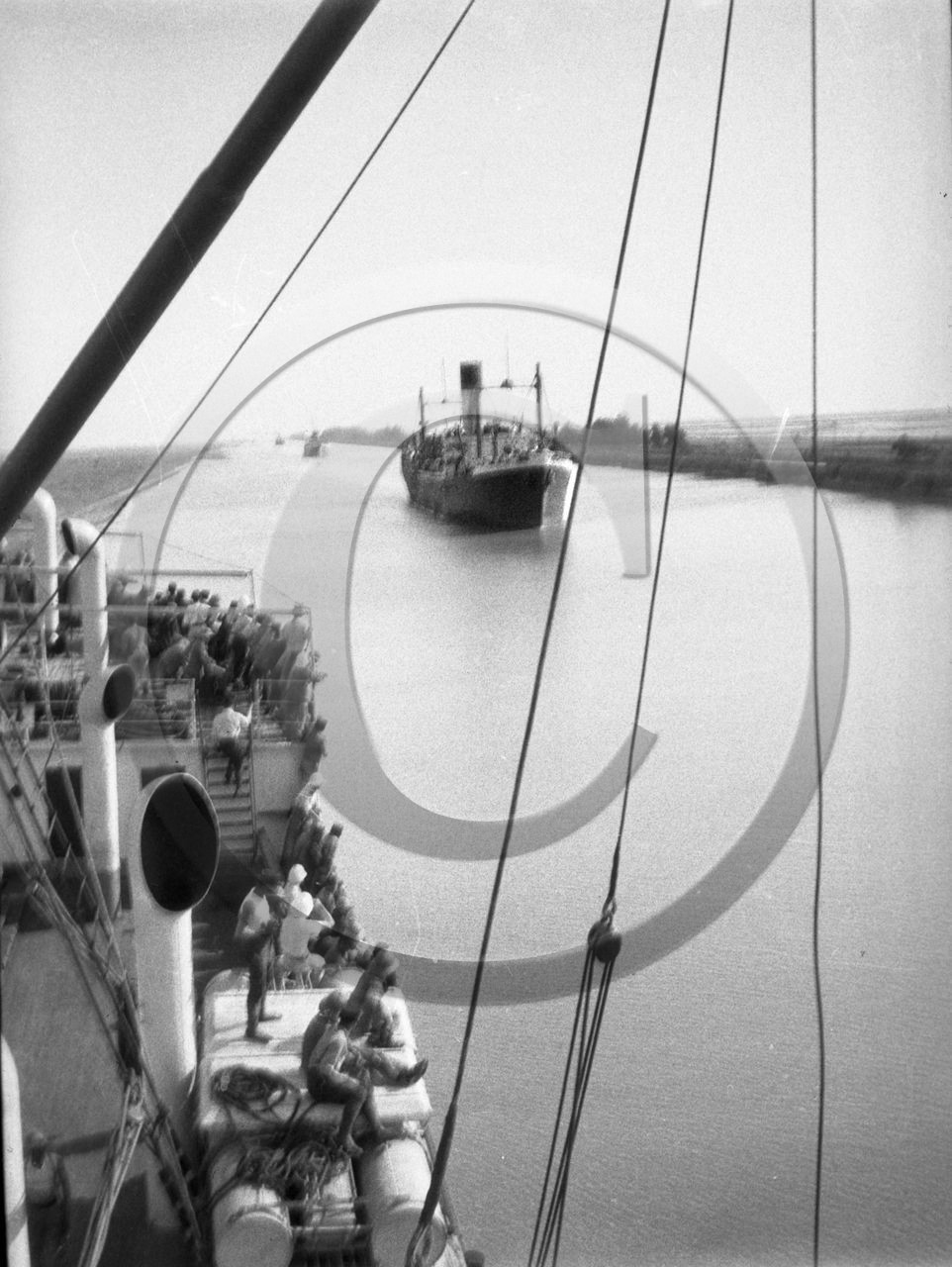 BA 957 paquebot  sur canal .jpg