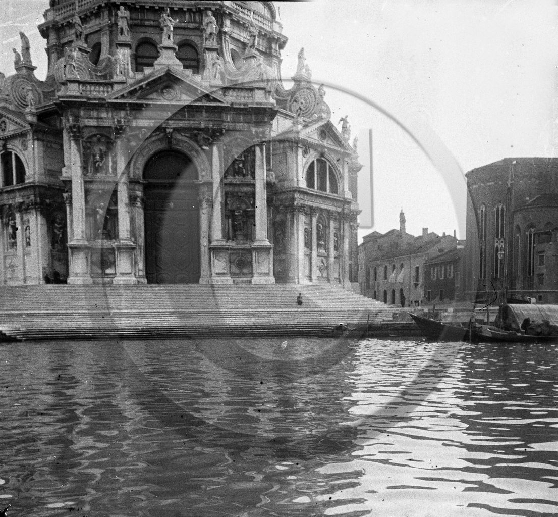 Venise basilique Santa Maria della salute  Italie .jpg