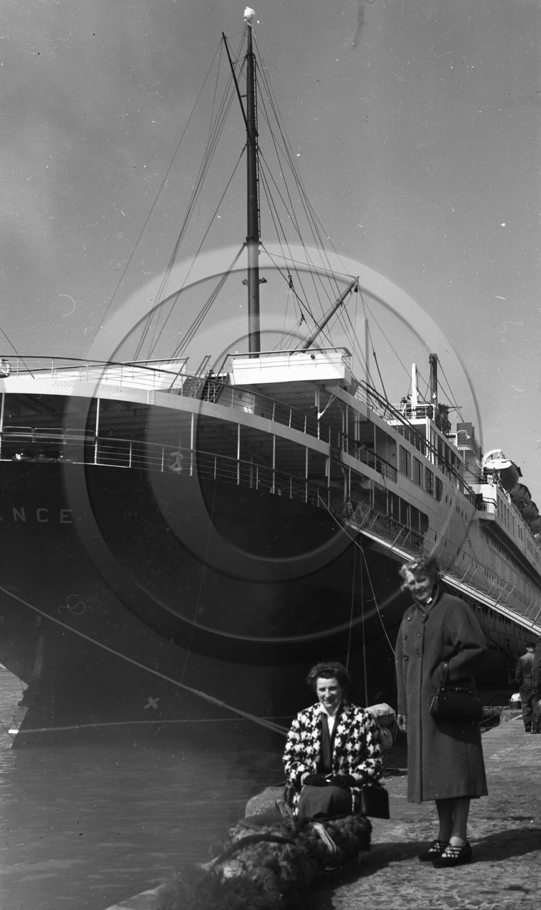 BA 711 paquebot France annee 1930 .jpg