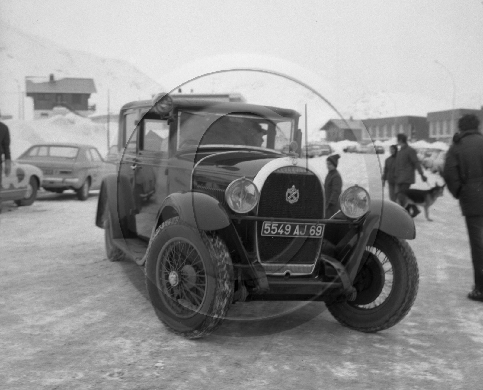 AU 763 R. des neiges Alpe d'huez  .jpg