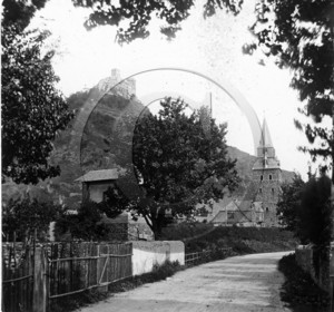 Braubach bord du Rhin  eglise et chateau  Allemagne .jpg