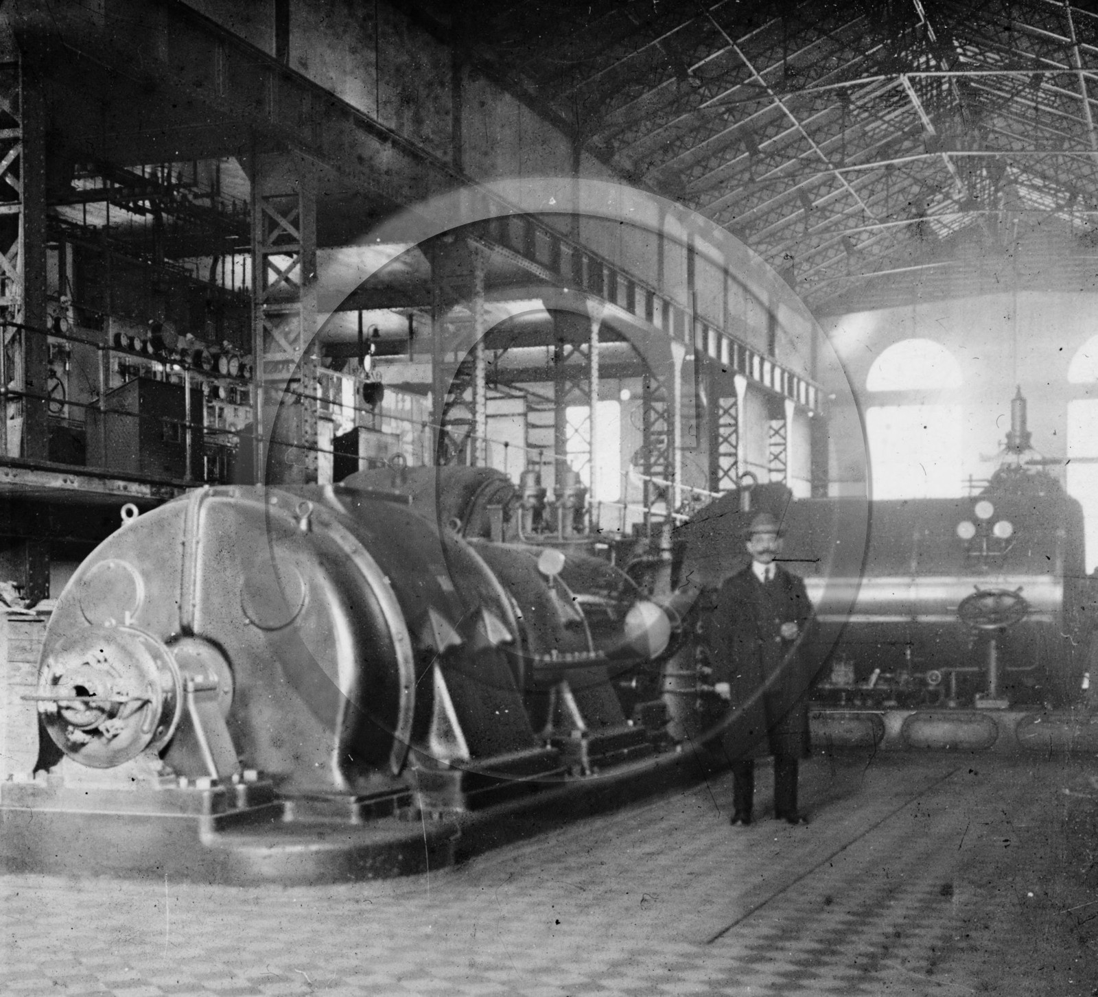 ME 43 interieur d usine .jpg