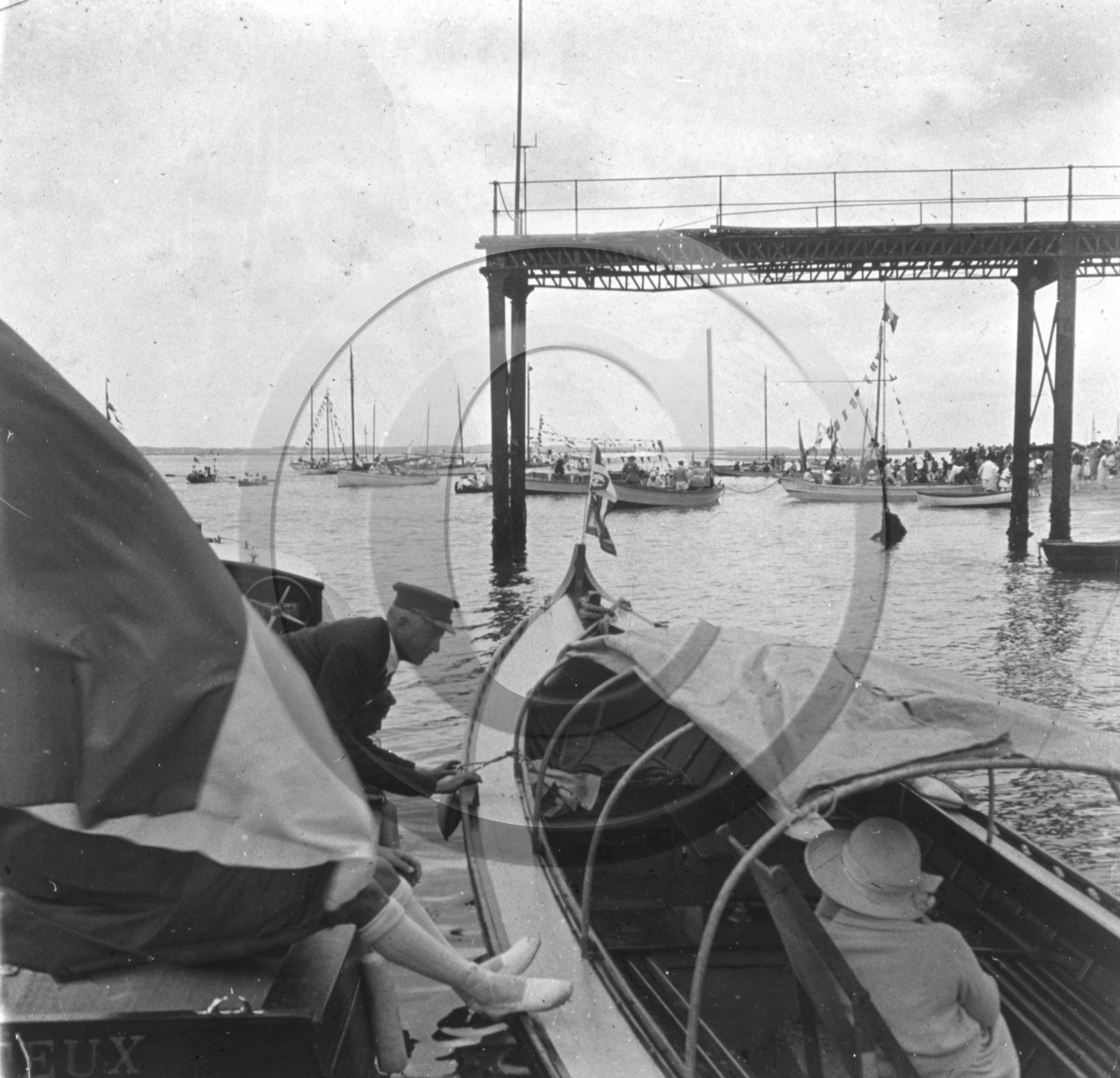 arc 4278 jetée pinasse .jpg
