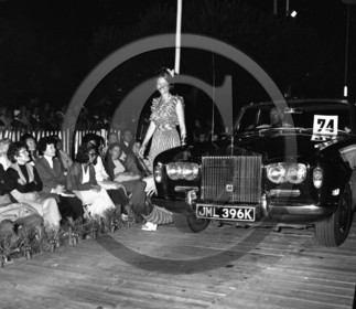 AU 4368 Rolls Royce .jpg