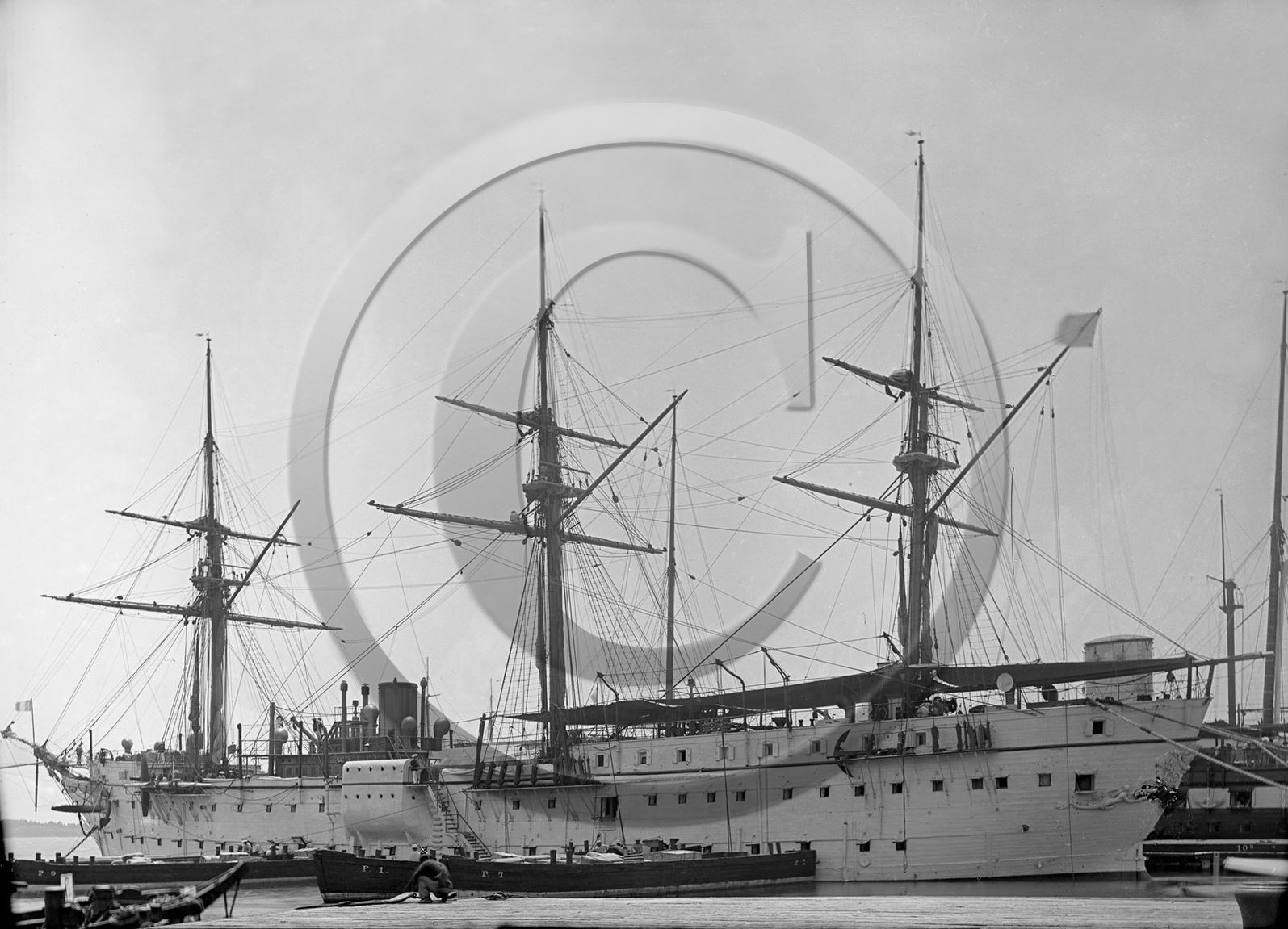 BA 1467  Bordeaux  tres grand 3 mats a quai.jpg