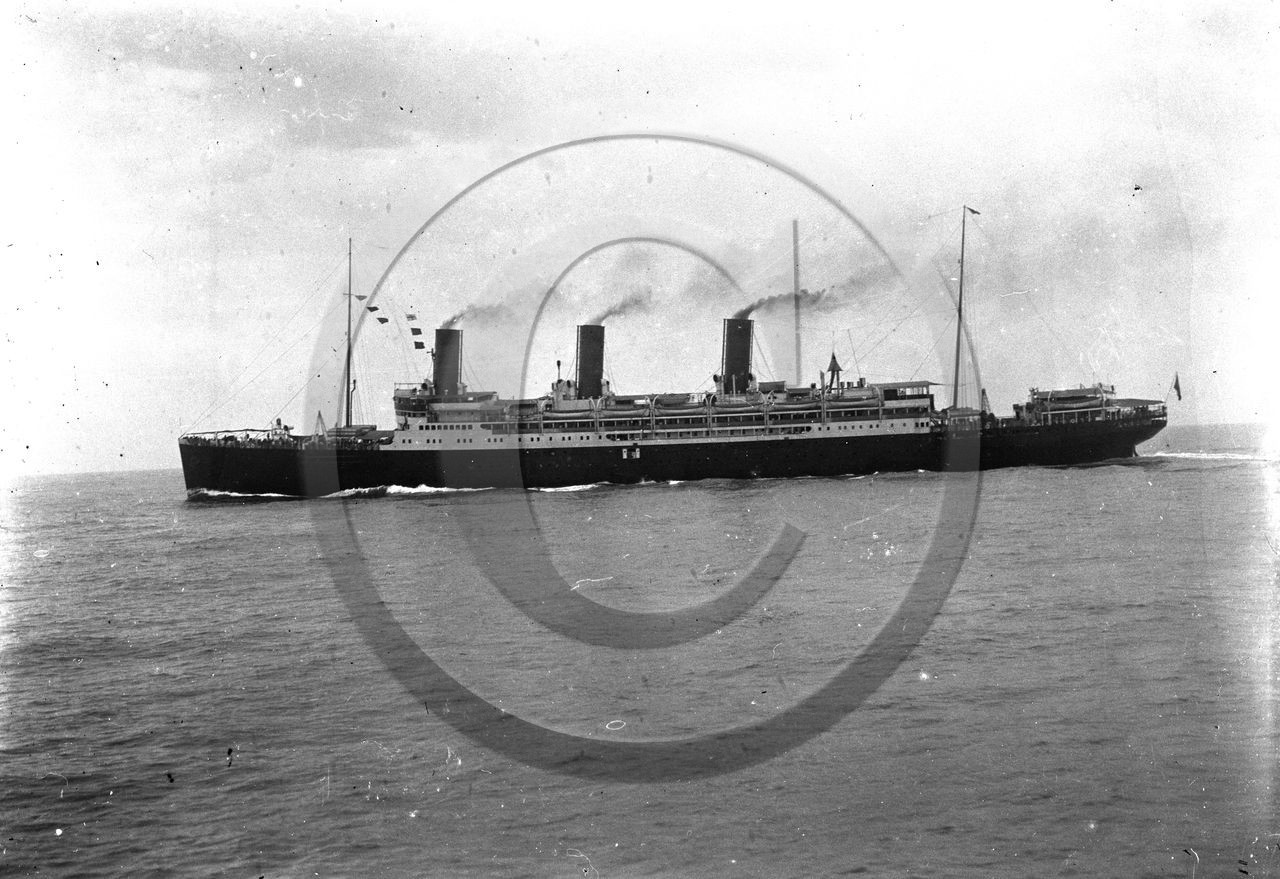 BA 874 paquebot .jpg