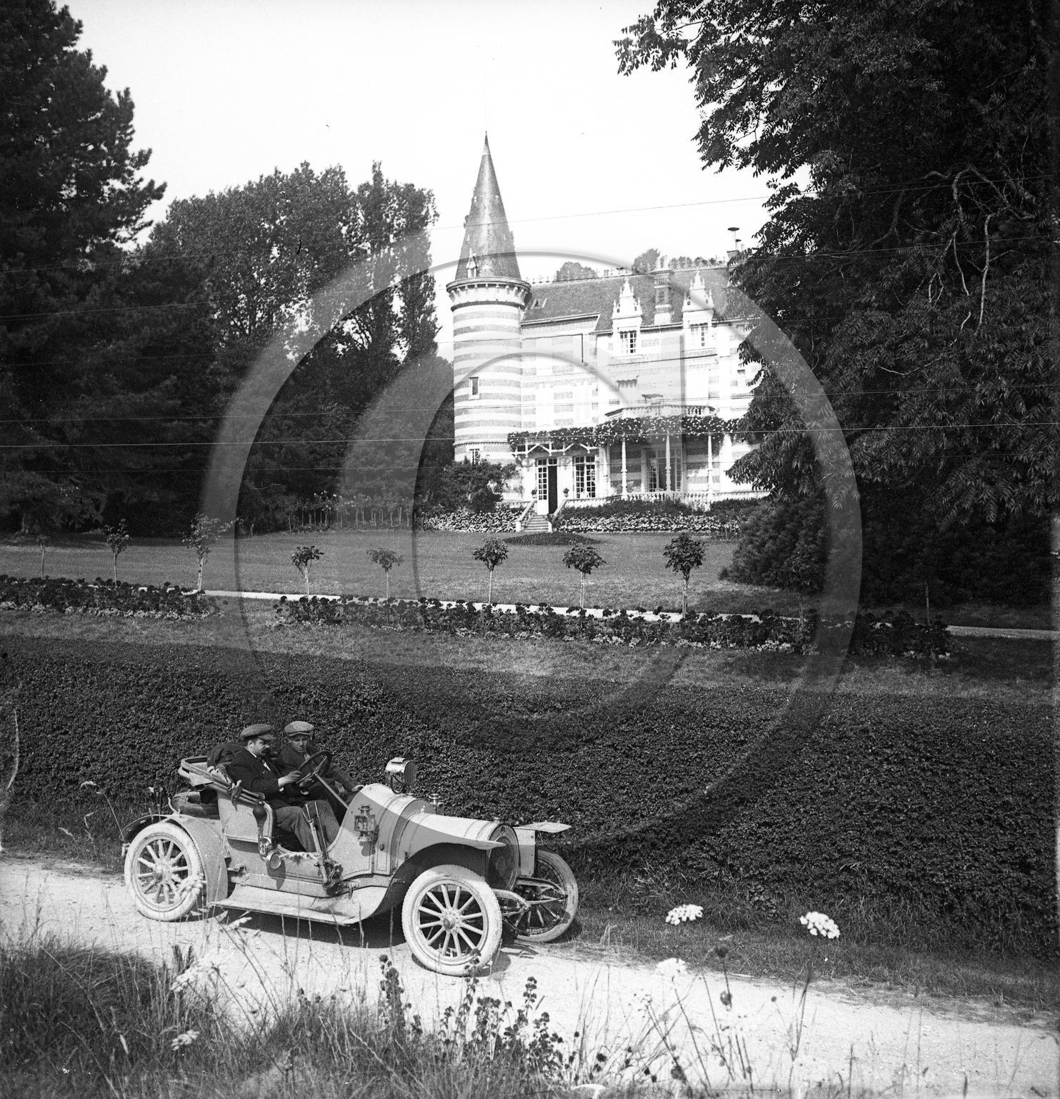 AU 4099  ancètre.jpg