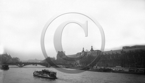 BA 1072 la Seine bateau mouche  Paris.jpg
