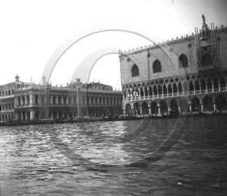 venise palais des doges et bibliotheque  Marciana  Italie .jpg