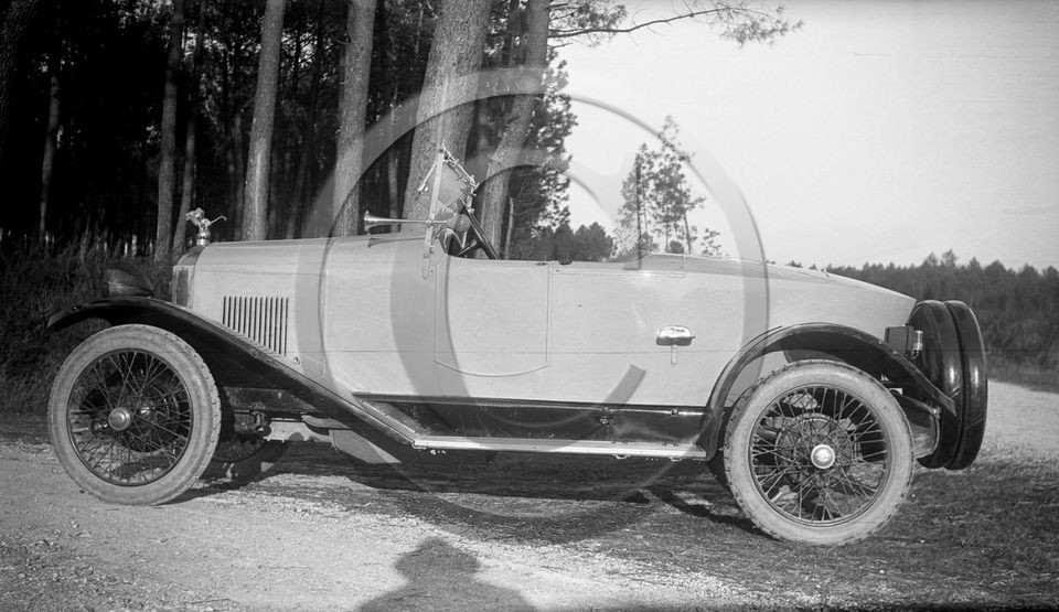 AU 2197 Peugeot .jpg