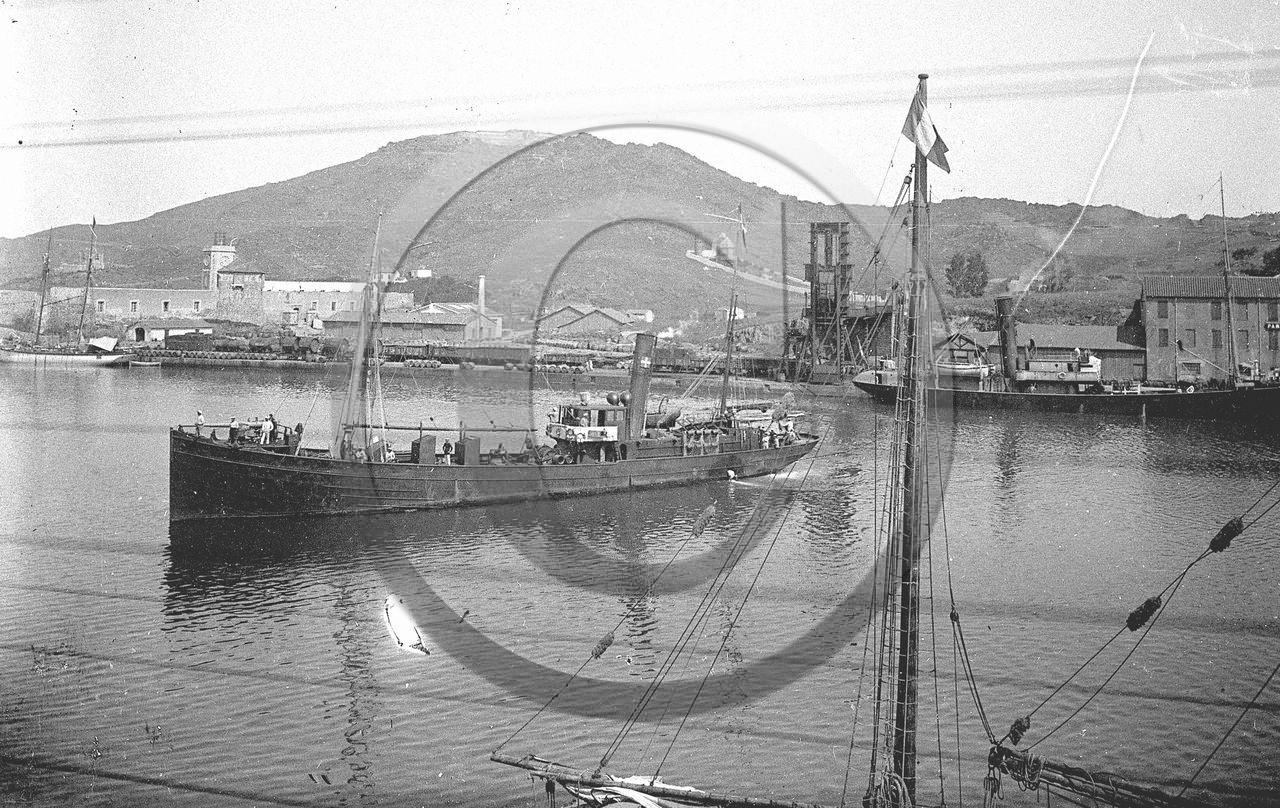 vi  1033 port vendres.jpg