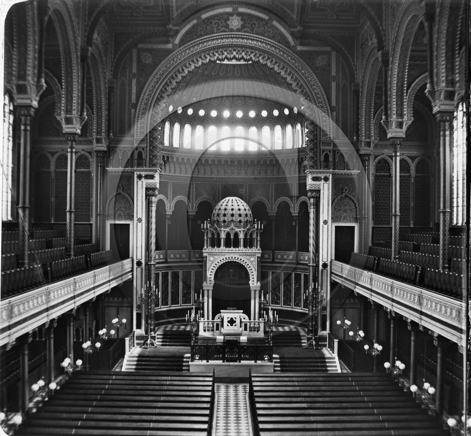 Berlin interieur de la synagogue  Allemagne  .jpg