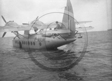 AVI 244 hydravion F AOUM .jpg