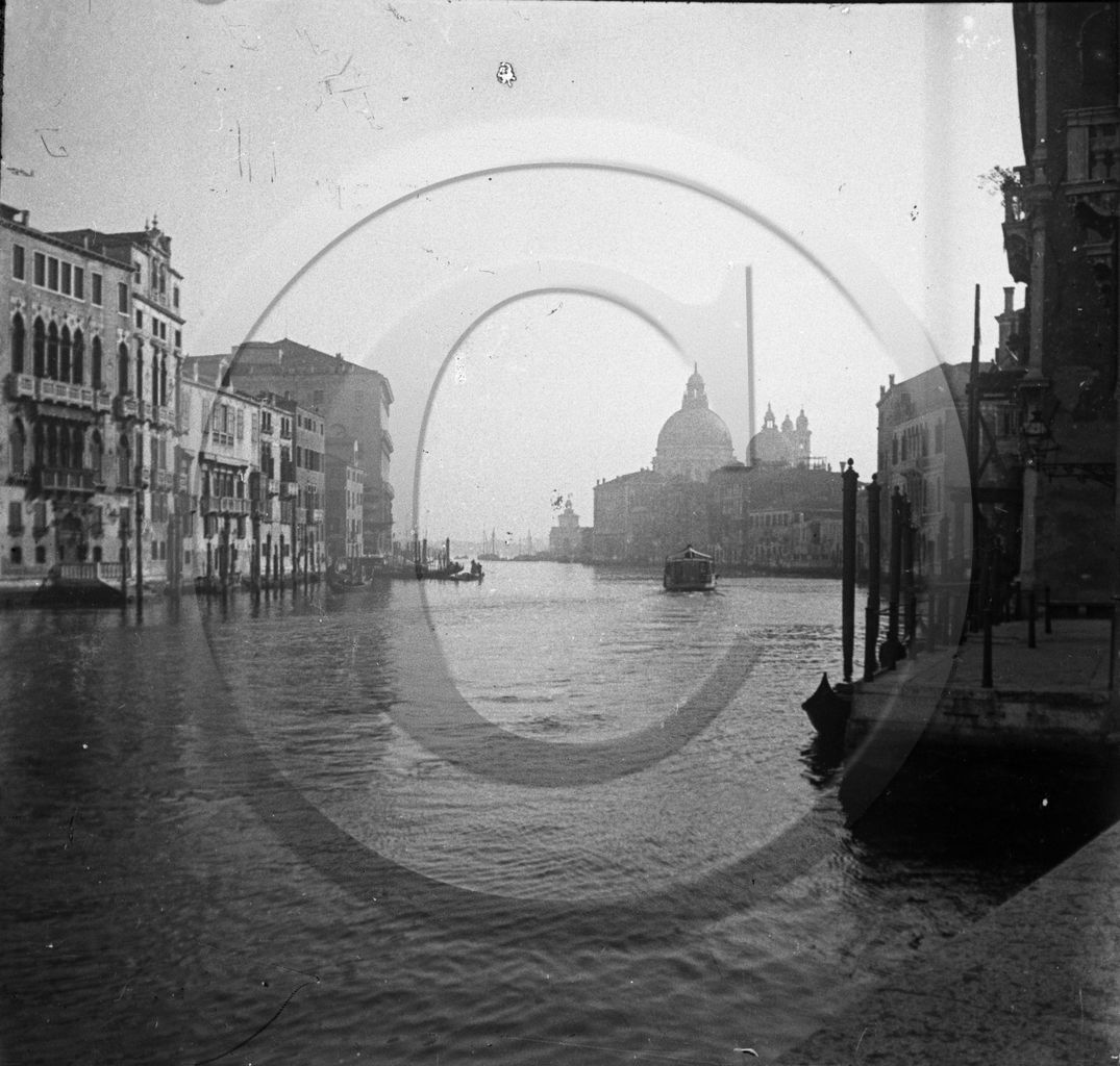 Venise  le grand canal Italie  .jpg