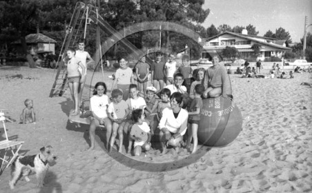 club de plage coté Ferret  8-7-67 .jpg
