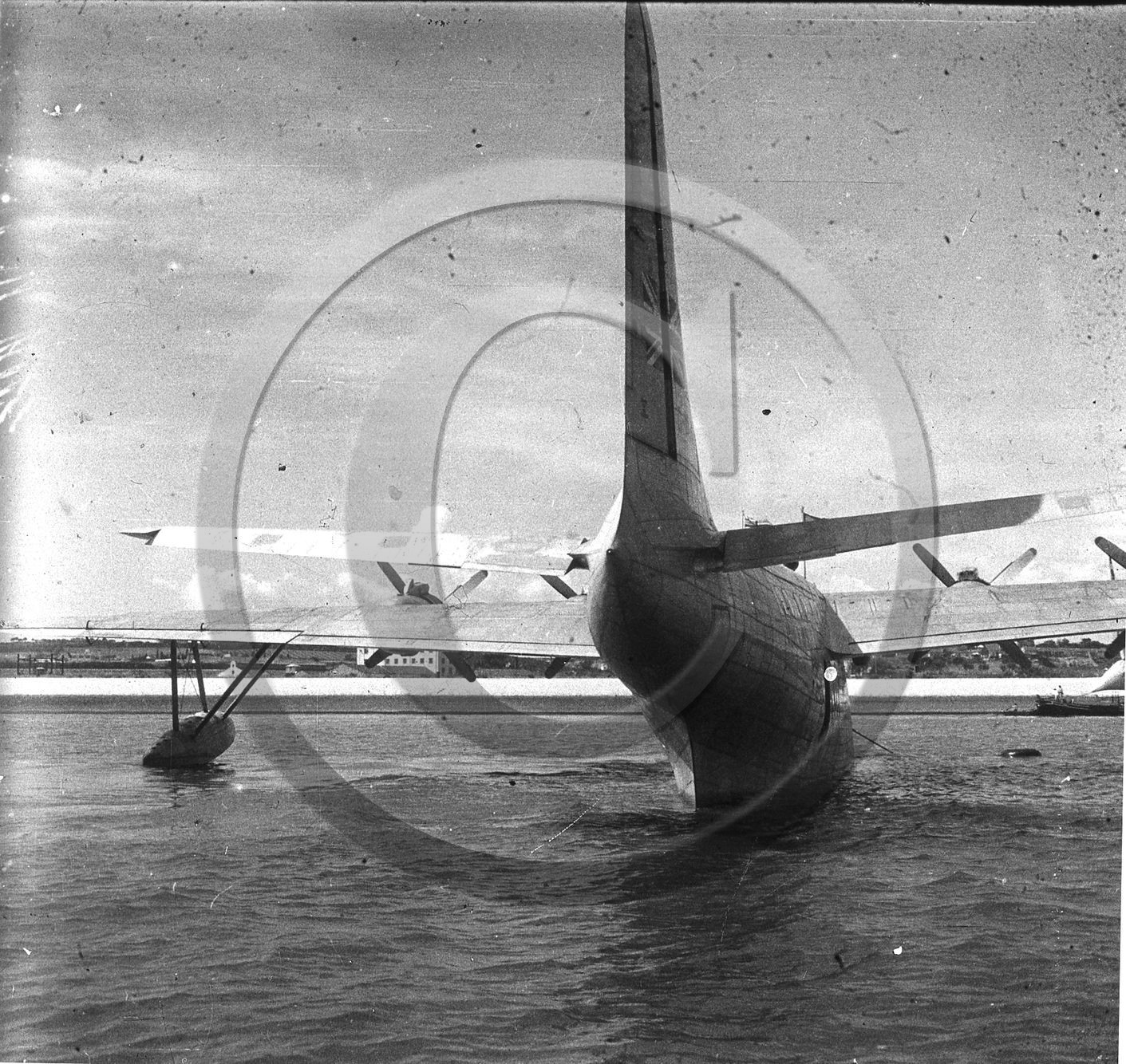 hydravion Sidney  arrière à  Lisbonne sur le Tage.jpg