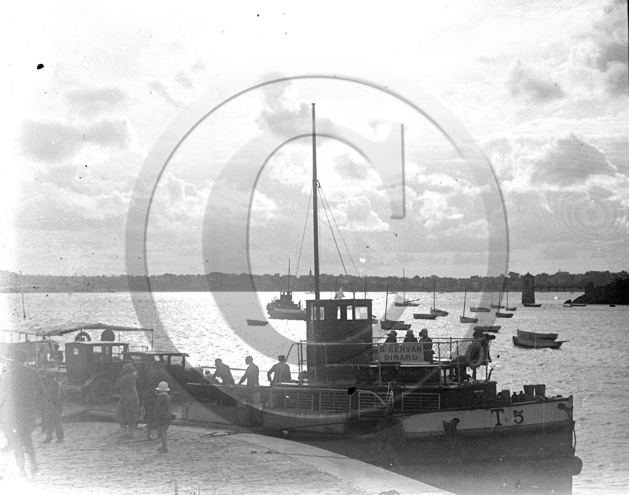 BA 385 bateau T 5 du passage St Servan a Dinard  environ St Malo  dpt 35 .jpg