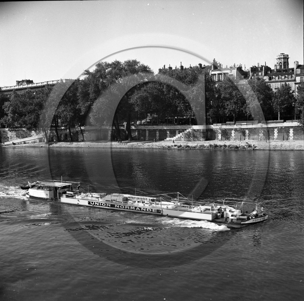 BA 1519 péniche union Normande Agayette .jpg